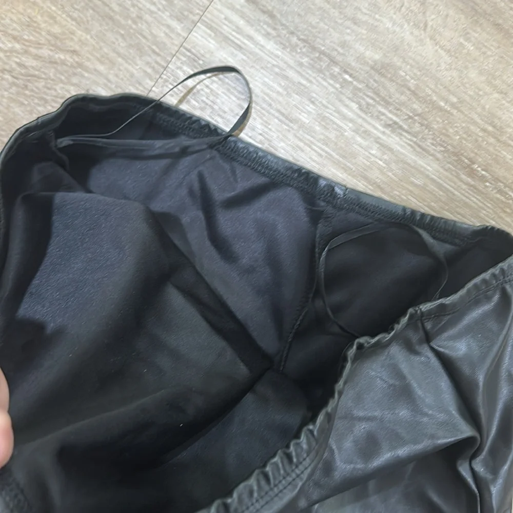 Black Leather Strapless tube Top- bandeau top small - Picture 2 of 2